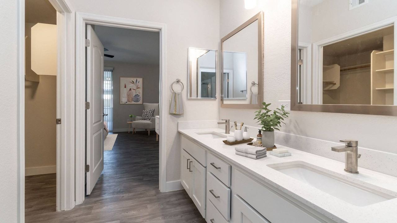 Symphony - Photo 7 of 25