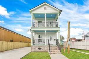 featured image of 2405 Danneel St