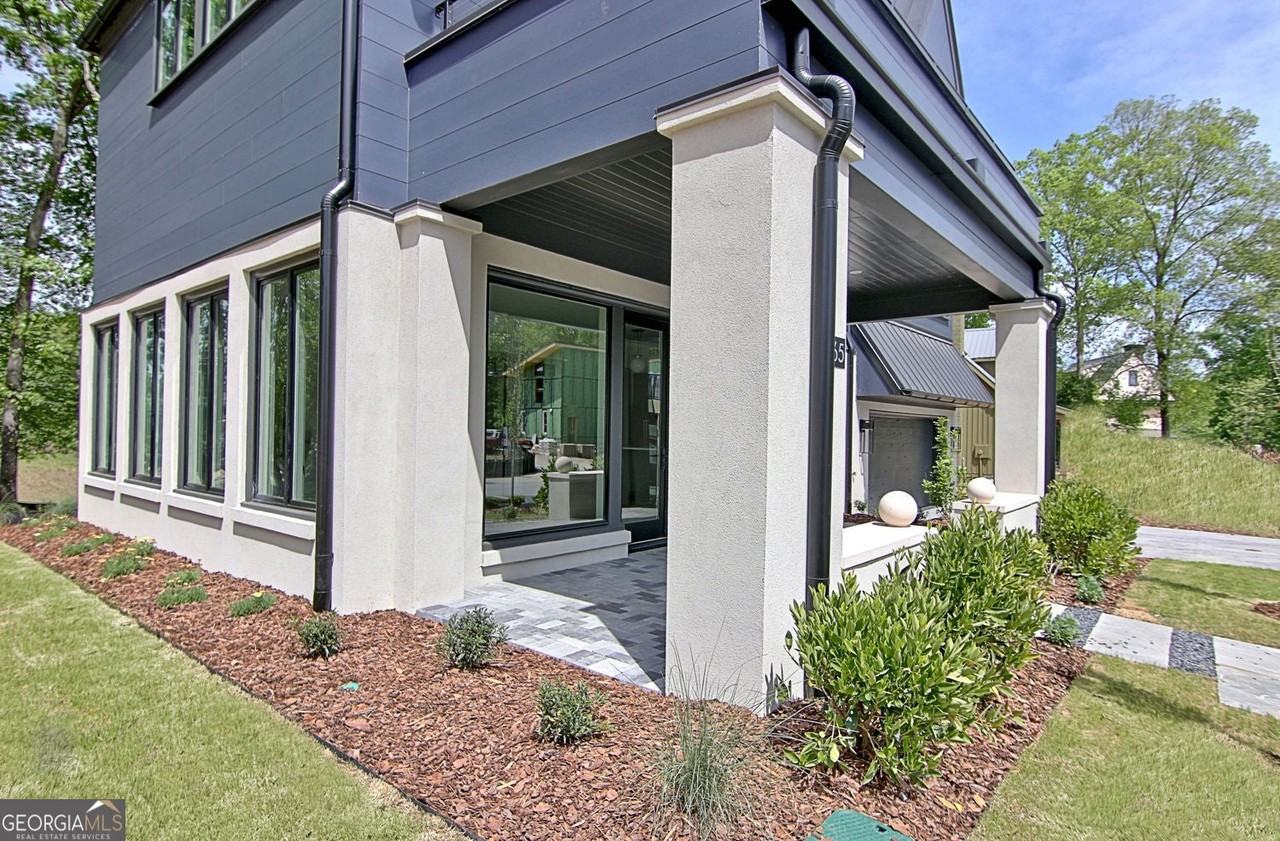 365 2nd Street Street - Photo 3 of 50