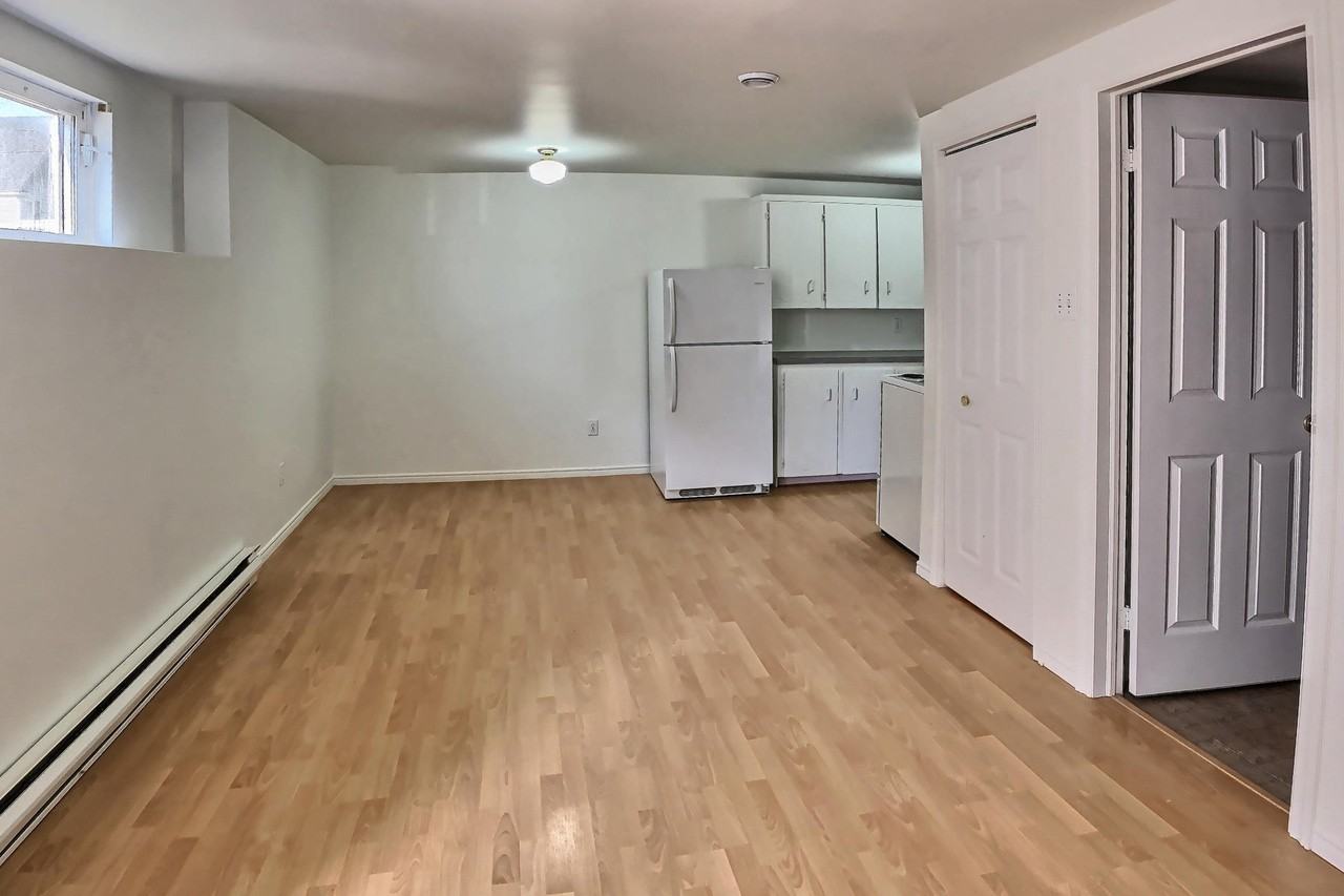 Donald Ave4b #4B - Photo 3 of 5