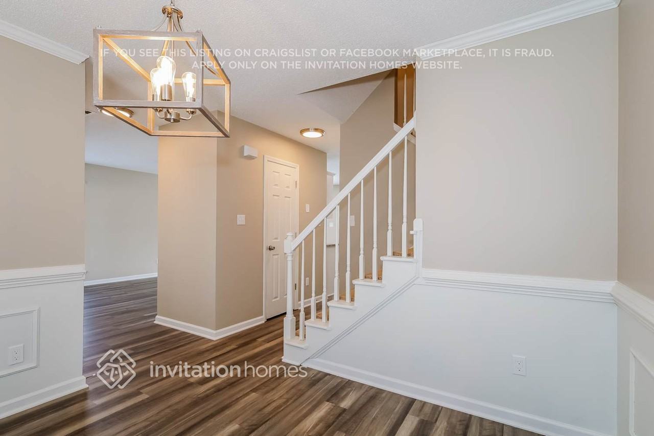 3032 Hawick Commons Dr - Photo 5 of 18