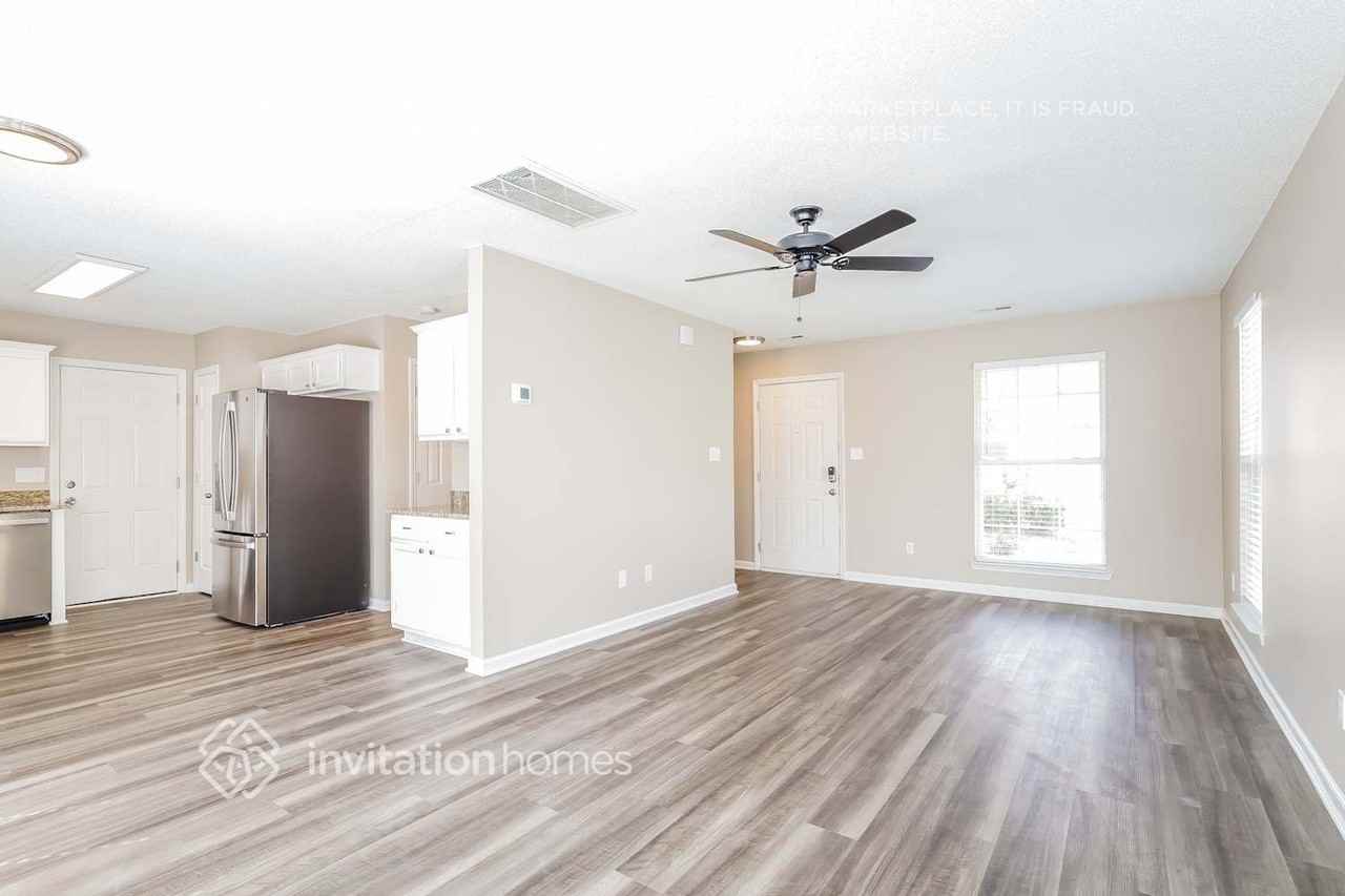 3032 Hawick Commons Dr - Photo 4 of 18