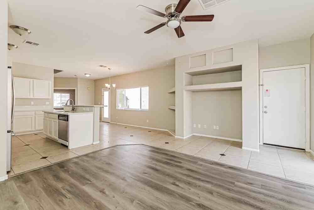 5912 Crumbling Ridge St - Photo 5 of 17