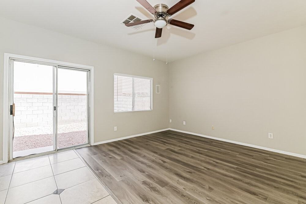 5912 Crumbling Ridge St - Photo 6 of 17