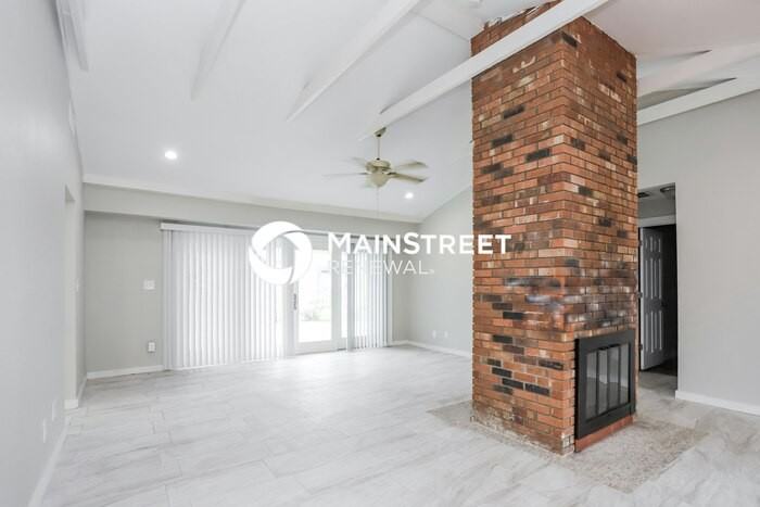 4465 Old Colony Rd - Photo 3 of 16