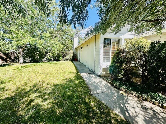 1170 Forest Knoll Ct - Photo 3 of 19