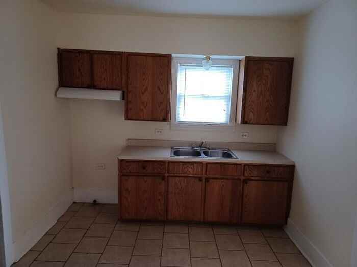 513 Se 12th Ave - Photo 3 of 7