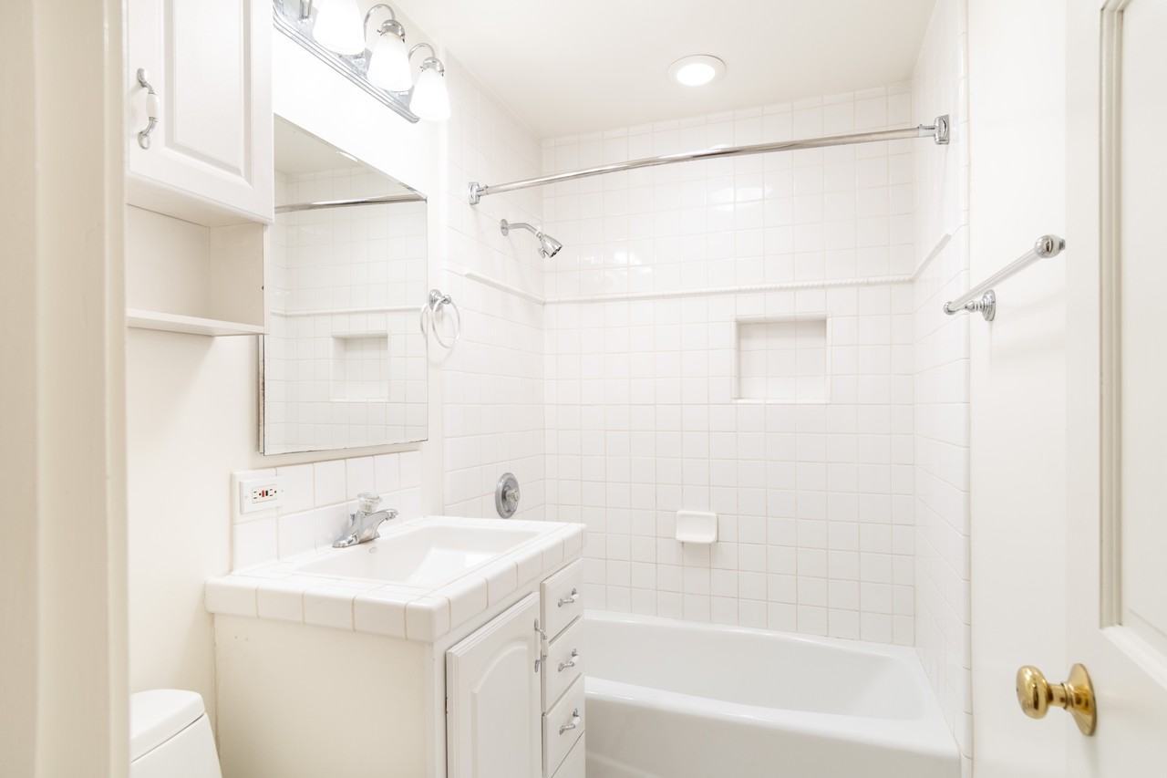 11669 Mayfield Ave #4 - Photo 4 of 17