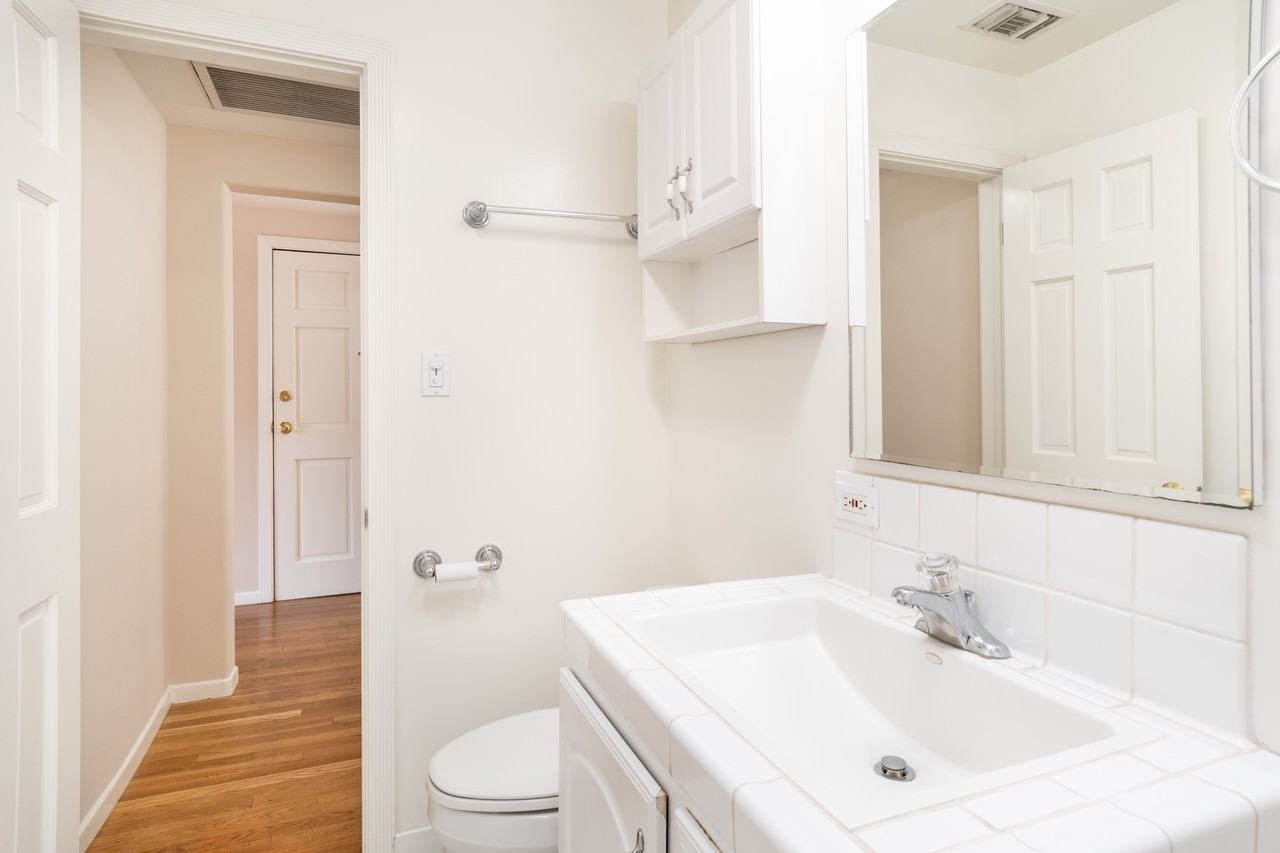 11669 Mayfield Ave #4 - Photo 5 of 17
