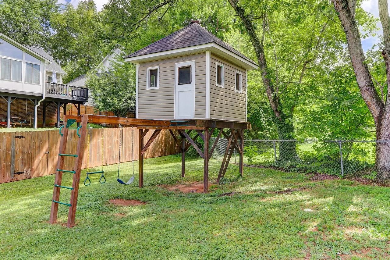 601 Blackburn Dr #NA - Photo 3 of 27