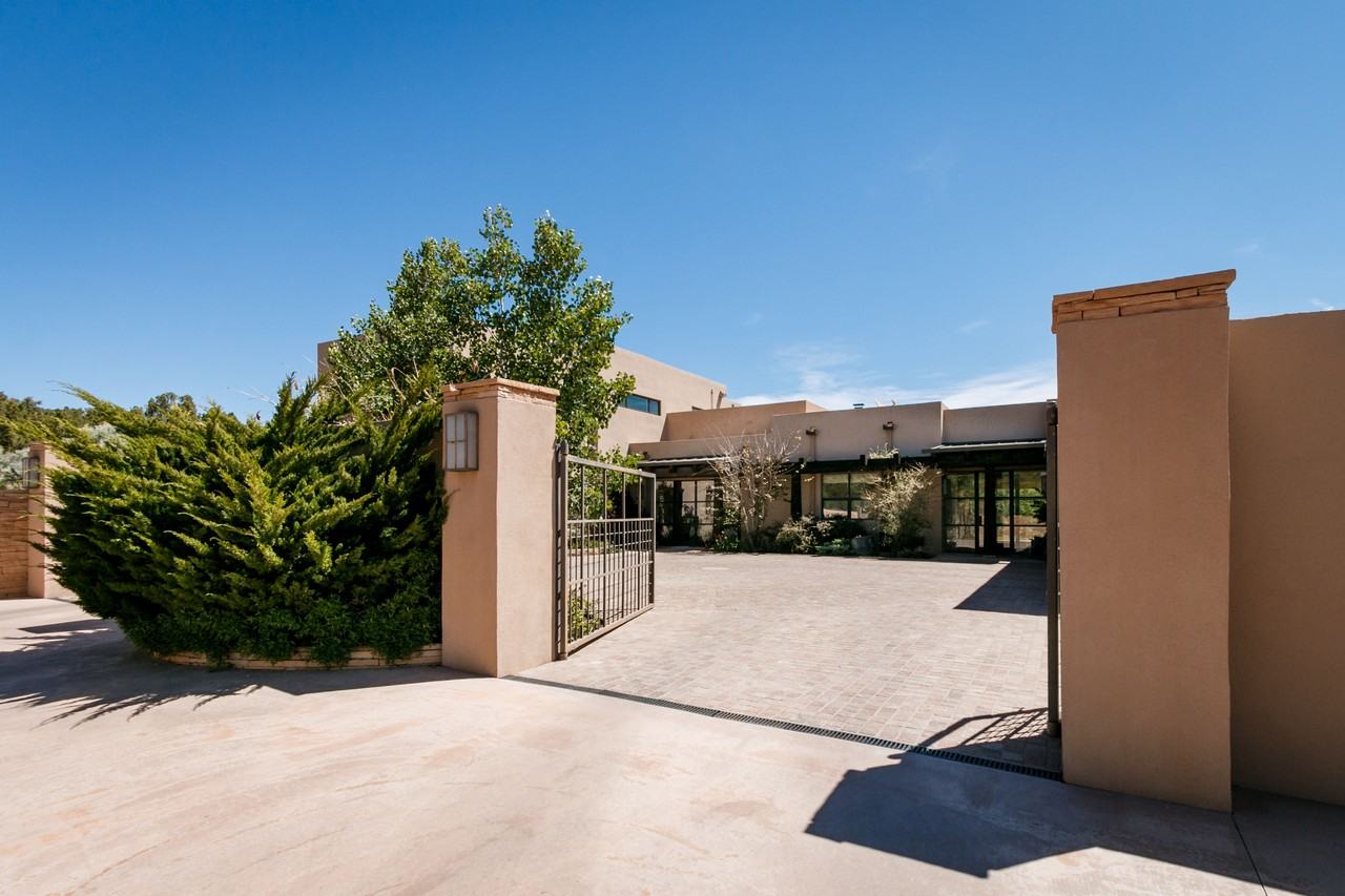 33 Parkside Dr - Photo 3 of 30