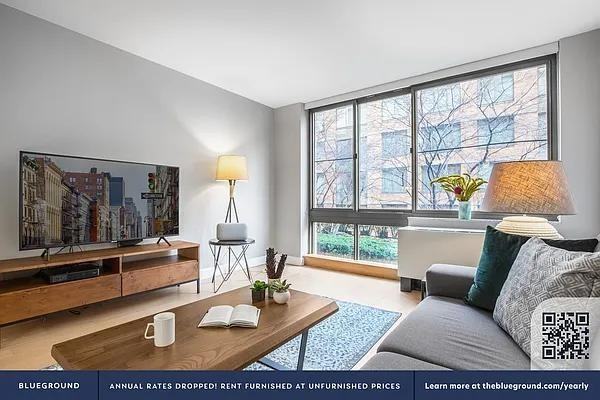 W 15th St #4C - Photo 3 of 20