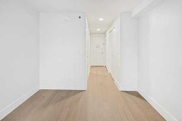 W 15th St #5S - Photo 3 of 20