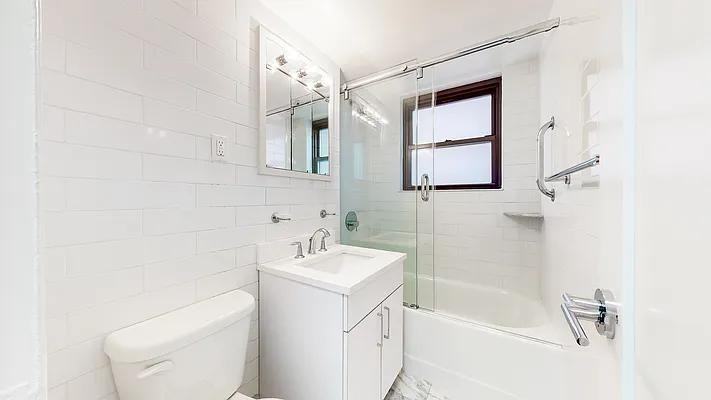 E 16th St #4E - Photo 6 of 14