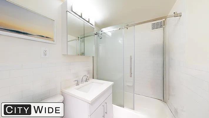 E 16th St #2A - Photo 5 of 20