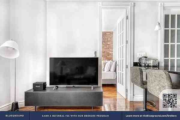 Prince St #7 - Photo 4 of 20