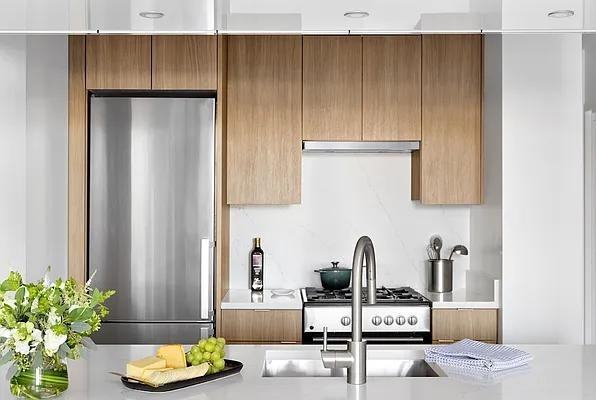 Greenwich St #739 - Photo 3 of 20