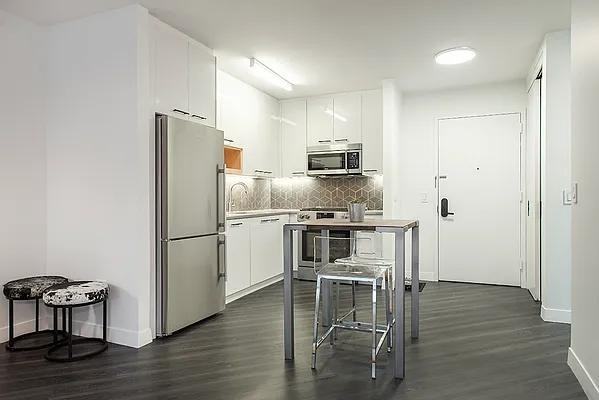 E Houston St #PHG - Photo 4 of 19