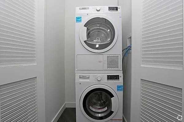 E Houston St #PHG - Photo 6 of 19