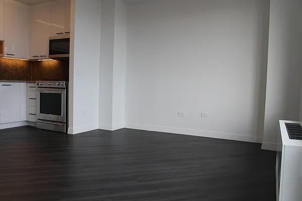 E Houston St #3B0 - Photo 2 of 18