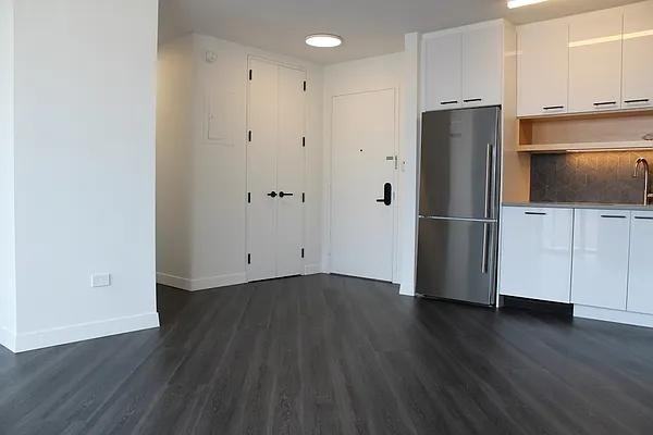 E Houston St #3B0 - Photo 3 of 18