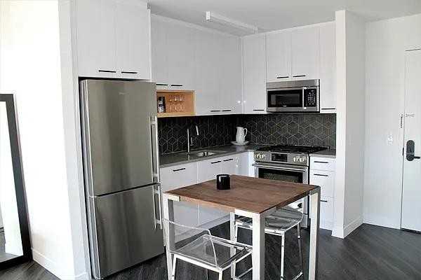 E Houston St #2GG - Photo 3 of 20