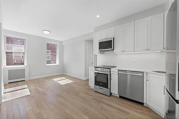 Greenwich St #6K - Photo 2 of 20