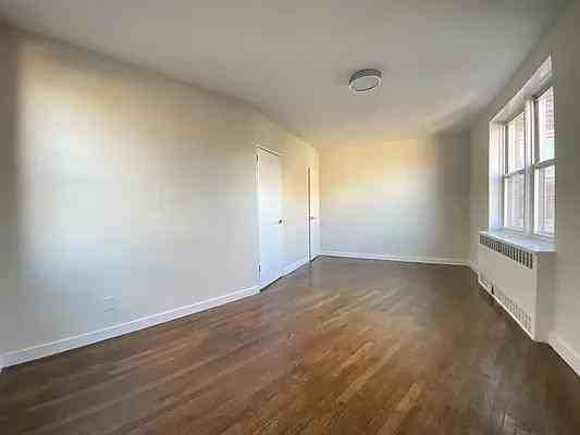 Greenwich St #5L - Photo 4 of 16