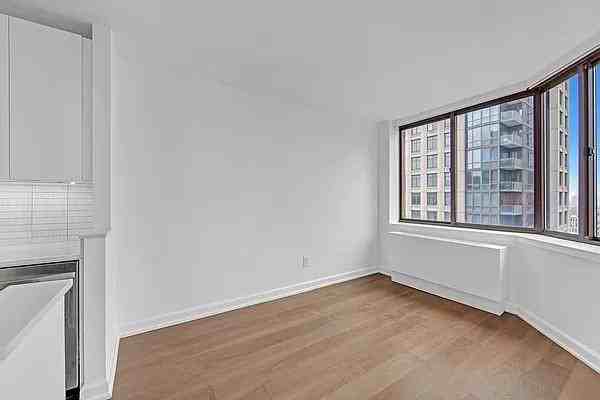 W 24th St #PH - Photo 6 of 20