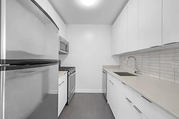 W 24th St #8D - Photo 2 of 20