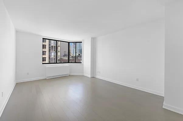 W 24th St #8D - Photo 5 of 20