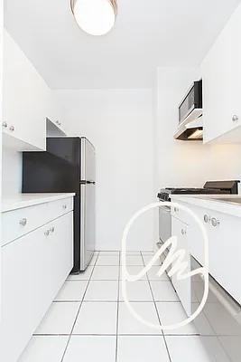 W 16th St #9A - Photo 6 of 17