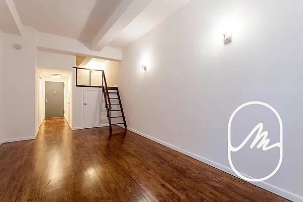 W 16th St #9F - Photo 2 of 20