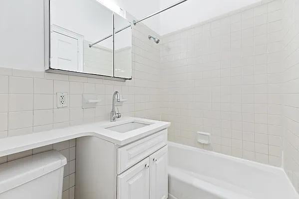 Madison Ave #4L - Photo 6 of 12