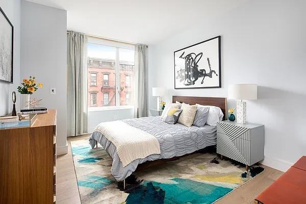 E 14th St #720 - Photo 5 of 20