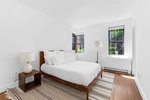 W 25th St #2C - Photo 3 of 20