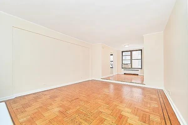 E 24th St #5K - Photo 5 of 20