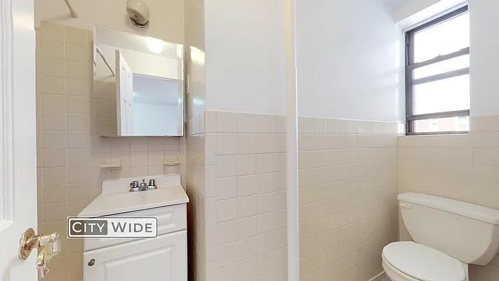 Charlton St #2A - Photo 4 of 20