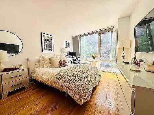 Stanton St #8H - Photo 4 of 20