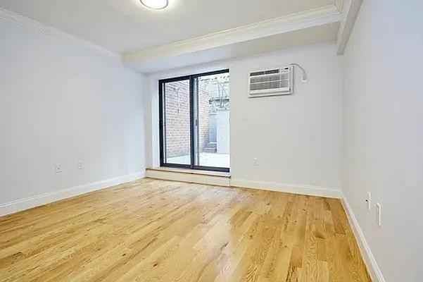 E 22nd St #GLA - Photo 4 of 11