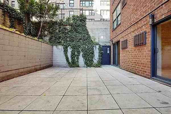 E 22nd St #GLA - Photo 6 of 11