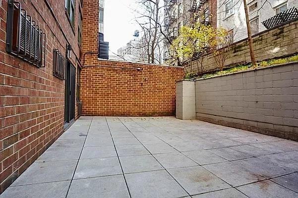 E 22nd St #GLA - Photo 7 of 11