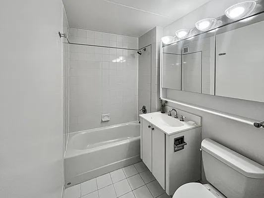 Elizabeth St #601 - Photo 5 of 20