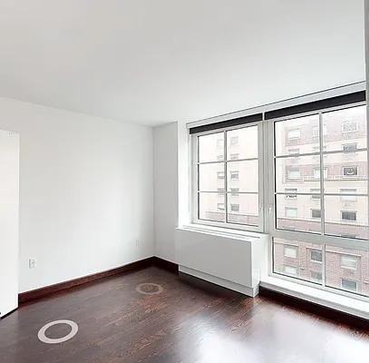 E 12th St #08I - Photo 3 of 6