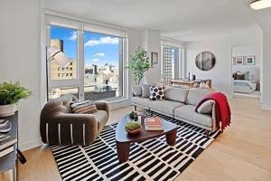 featured image of Suffolk St #2501