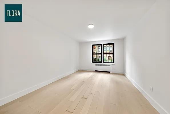 E 12th St #1D - Photo 3 of 20