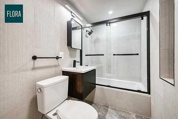 E 12th St #1D - Photo 7 of 20