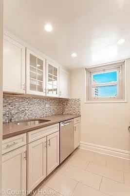 W 14th St #18C - Photo 3 of 10