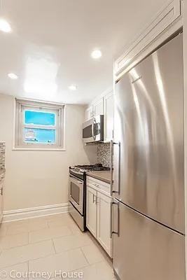 W 14th St #18C - Photo 4 of 10