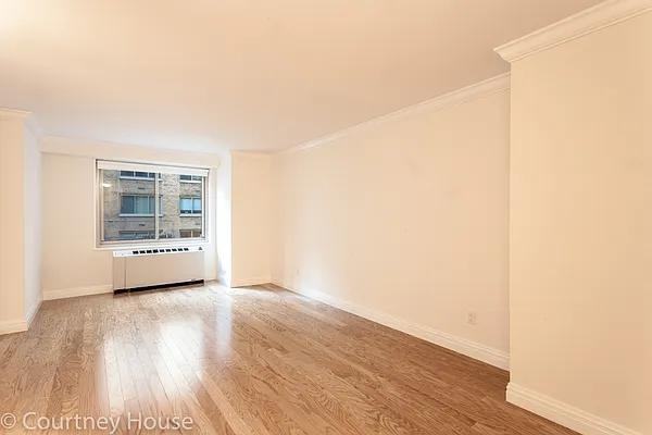 W 14th St #3K - Photo 2 of 6